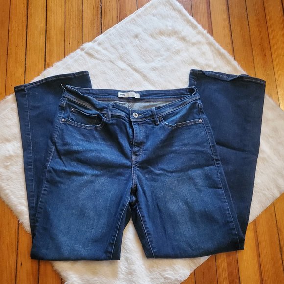 LEVIS PERFECTLY SHAPED STRETCH BOOT CUT JEANS - Picture 3 of 6